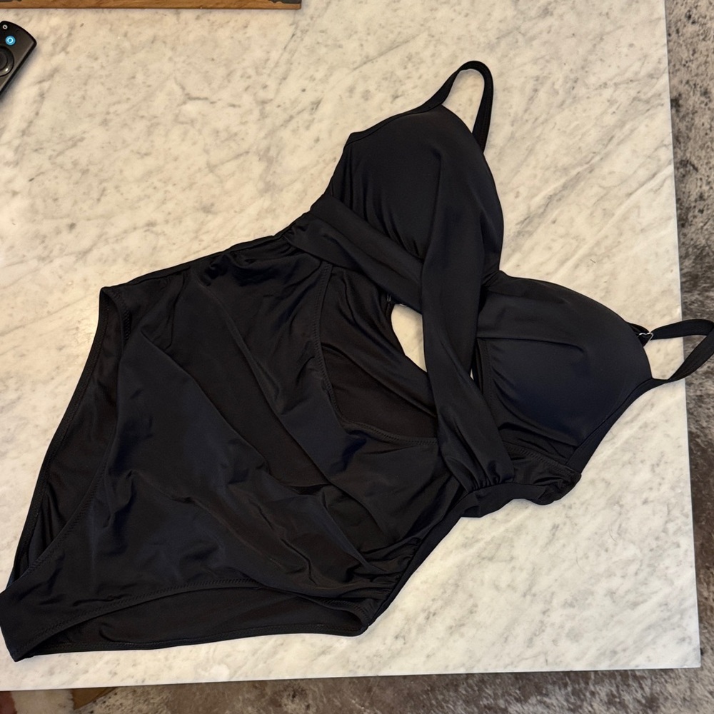 Black One-Piece Swimsuit with Cutout